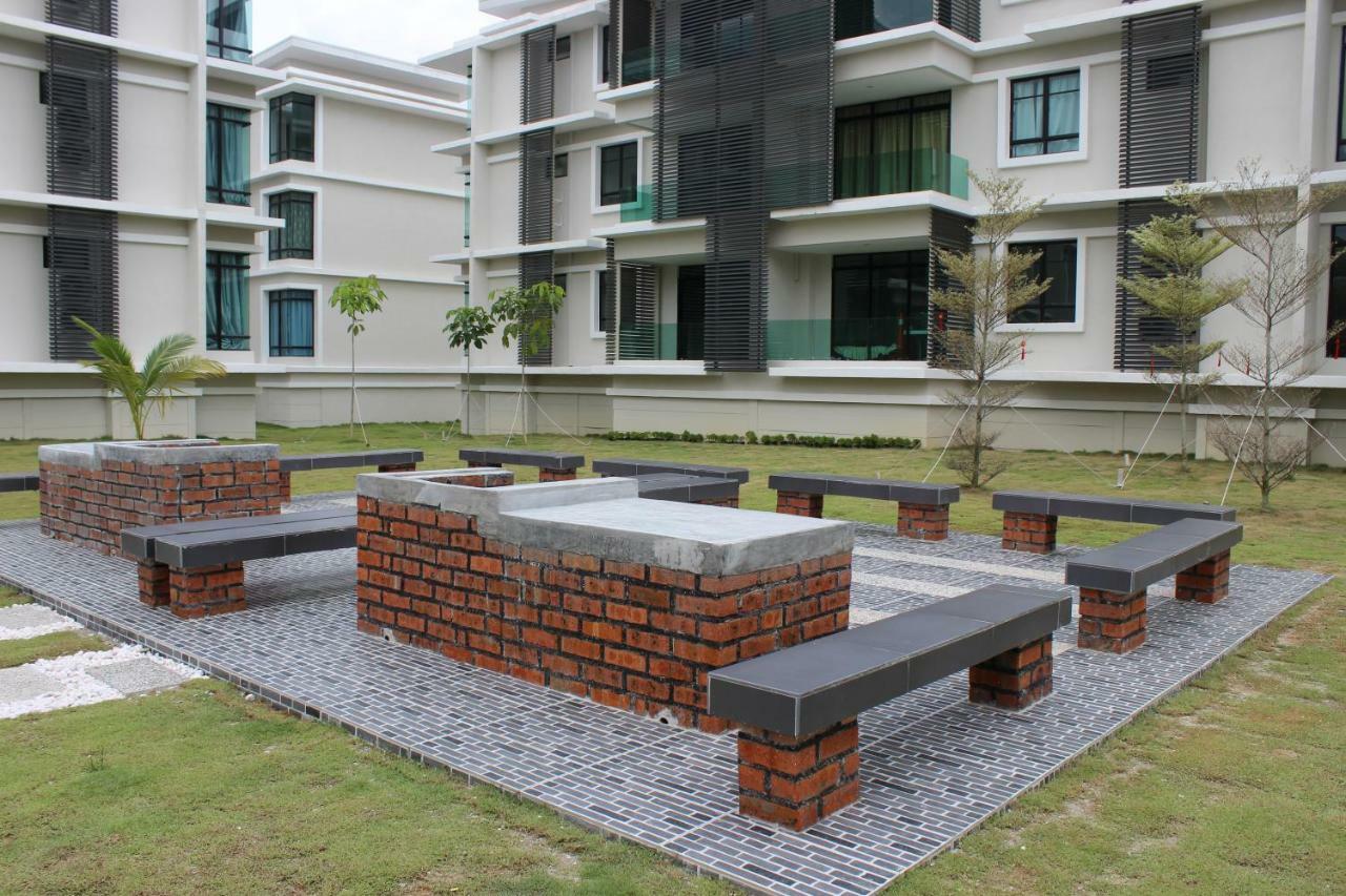 The Meadow Park Apartment Kampar Exterior photo